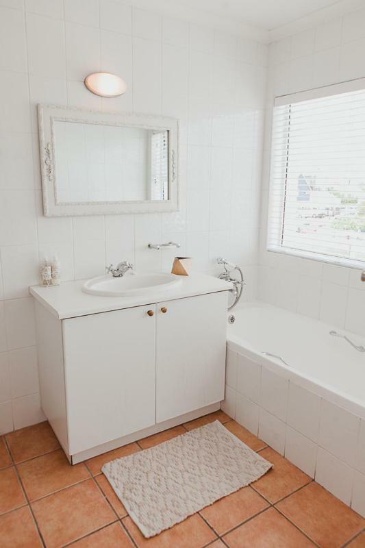 One On Gray Apartment Книсна Екстер'єр фото
